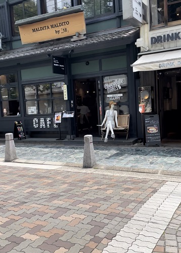 おしゃれなお店とマネキン